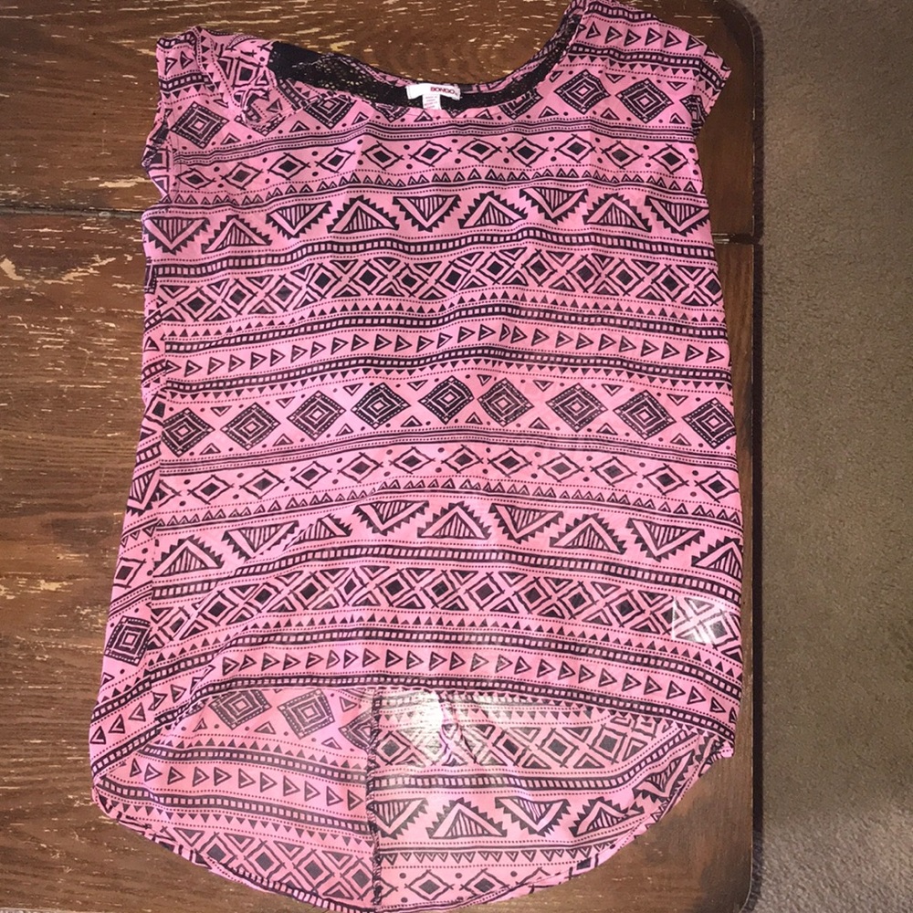 Loose shirt